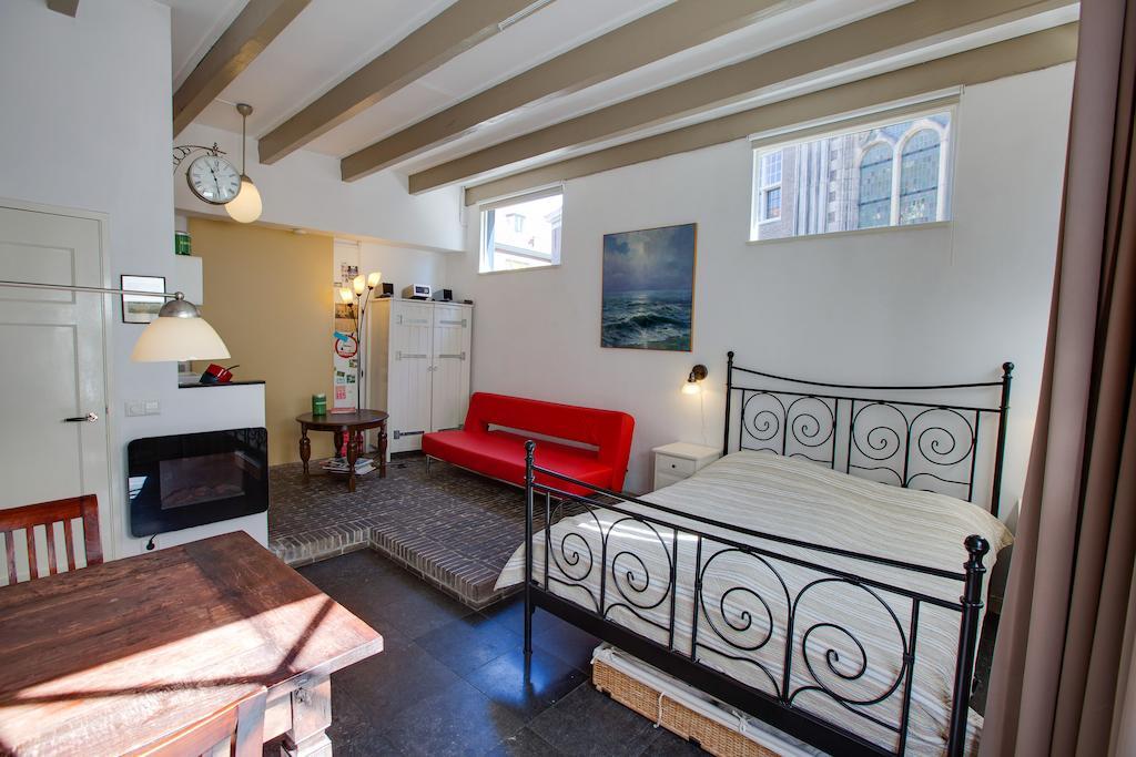 B&B Bed En Beschuit Leiden Rum bild