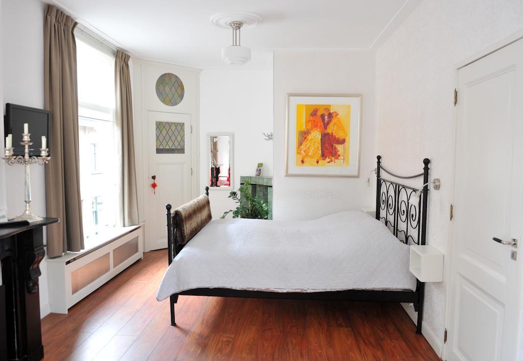 B&B Bed En Beschuit Leiden Rum bild